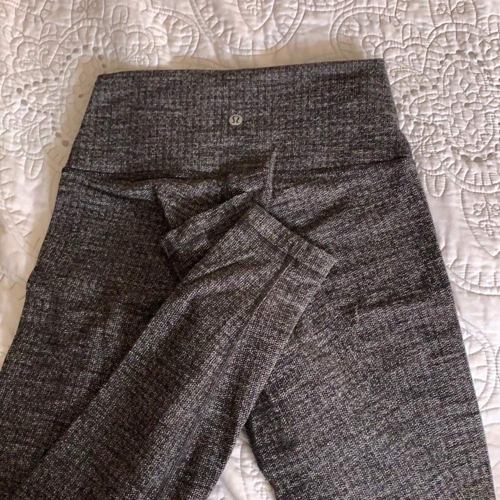 Lululemon legging size 6